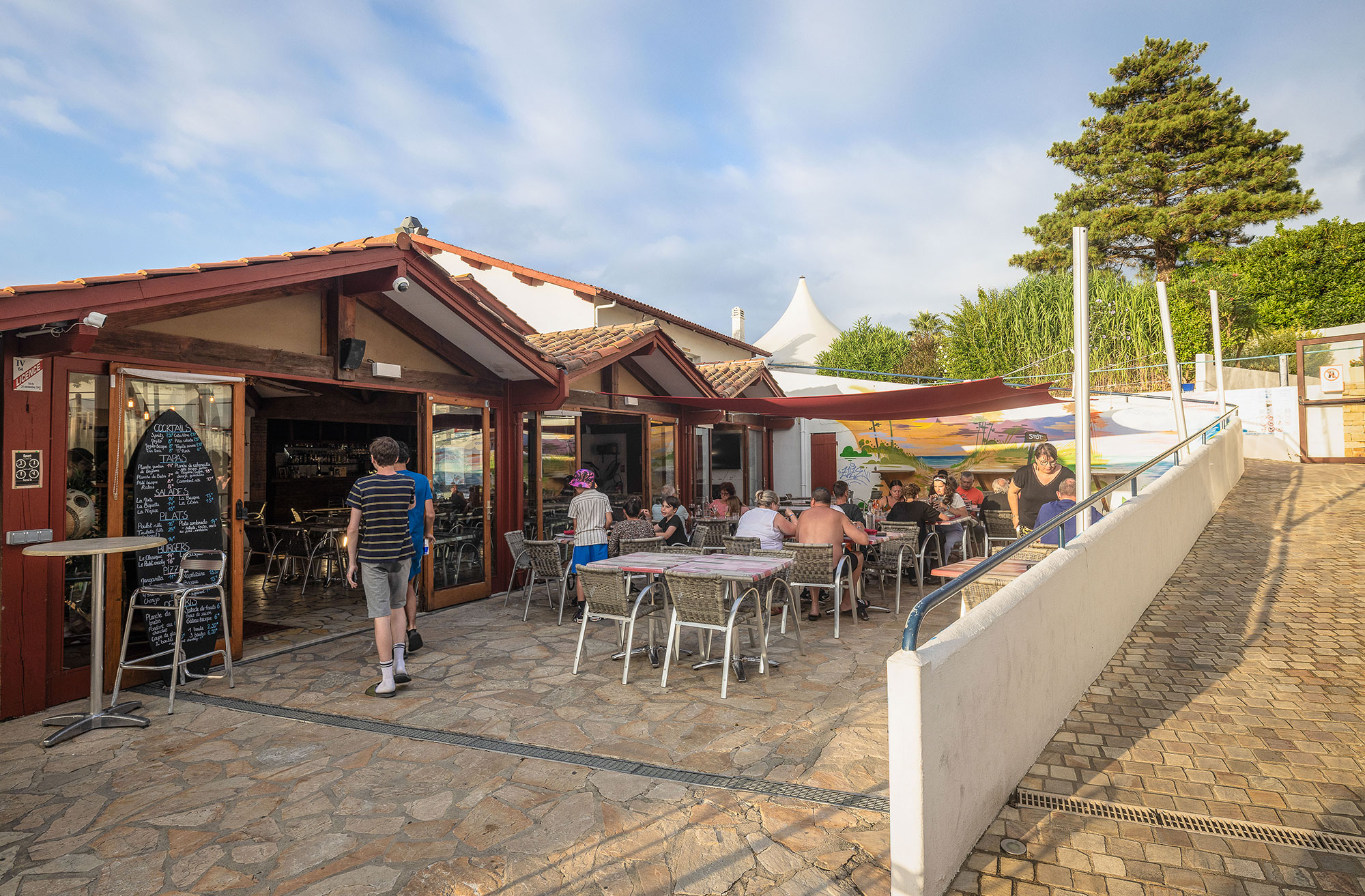 camping avec restaurant pays basque