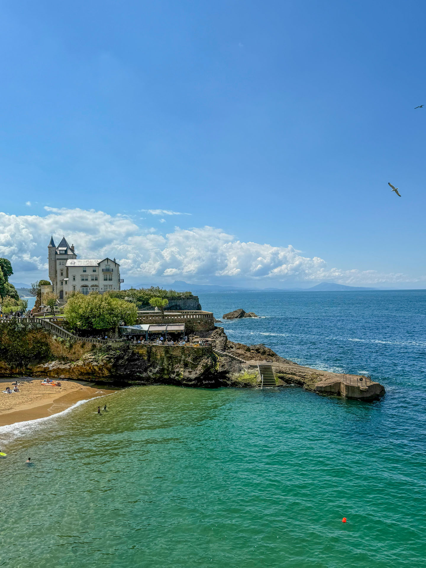 vue villa et océan a biarritz